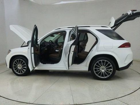 Used 2024 Mercedes-Benz GLE 450e 4MATIC w/ AMG Line Exterior image 75