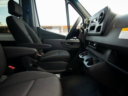 Used 2025 Mercedes-Benz Sprinter 144 Cargo image 15