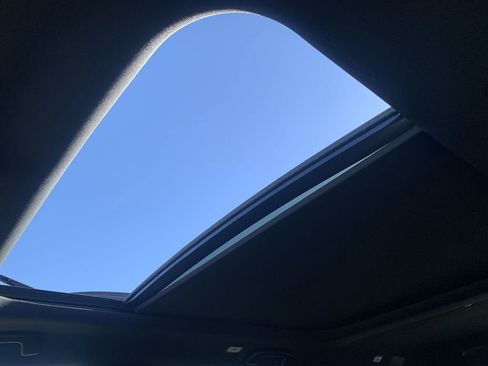 Used 2025 Honda Pilot TrailSport image 16