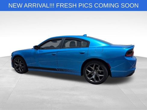 Used 2016 Dodge Charger SXT w/ Plus Group RWD image 4