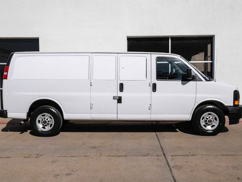 Used 2017 GMC Savana 3500 LS image 7
