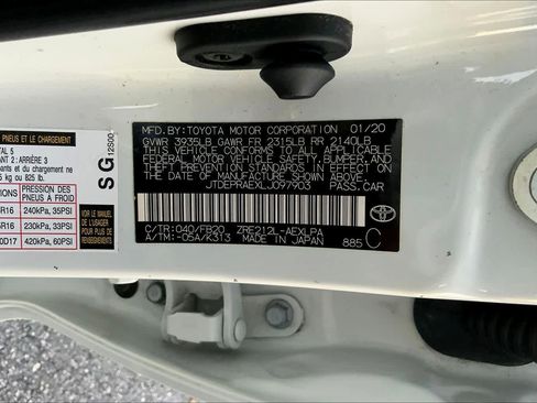 Used 2020 Toyota Corolla LE image 30