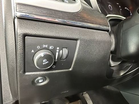 Used 2019 Jeep Grand Cherokee Summit AWD/4WD image 21