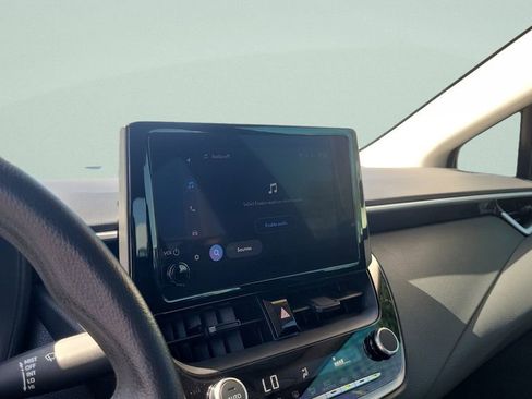 Used 2024 Toyota Corolla LE image 27