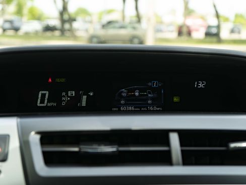 Used 2017 Toyota Prius V Three image 35