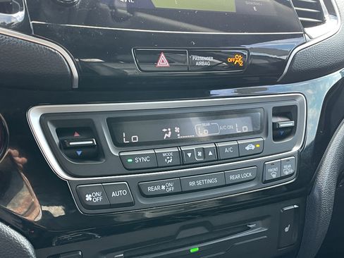 Used 2020 Honda Pilot Touring image 28