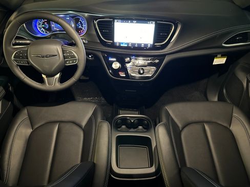 New 2026 Chrysler Pacifica Select image 12