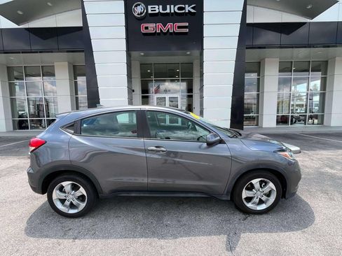 Used 2021 Honda HR-V LX image 2