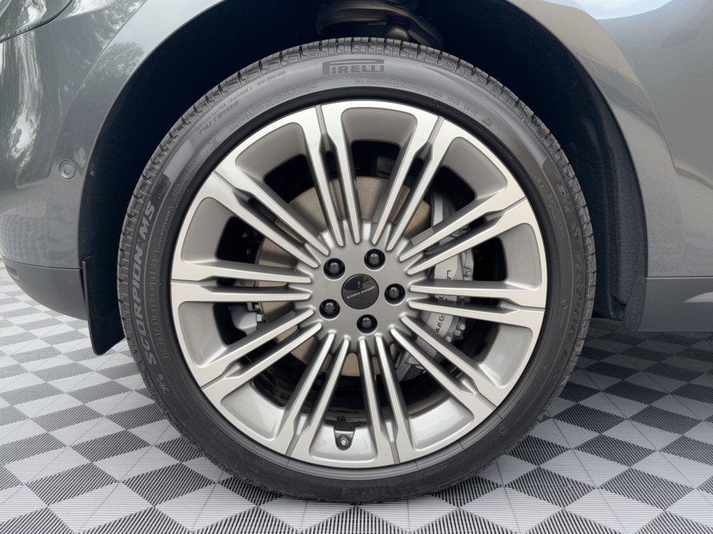 New 2027 Land Rover Range Rover Sport SE AWD/4WD image 13