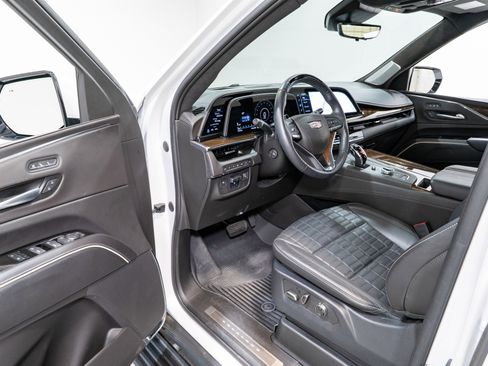 Used 2023 Cadillac Escalade Sport Platinum w/ LPO, ONYX Package image 13