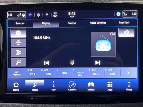 Used 2023 Chrysler Pacifica Limited w/ Uconnect Theater Family Group FWD image 31