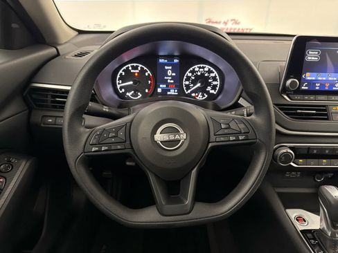 Certified 2025 Nissan Altima 2.5 S FWD image 17