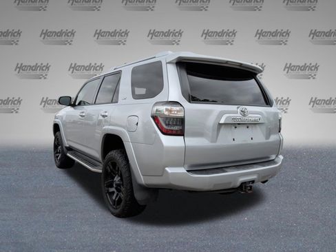 Used 2016 Toyota 4Runner SR5 RWD image 9