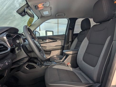 Used 2023 Chevrolet TrailBlazer LT w/ Convenience Package image 2