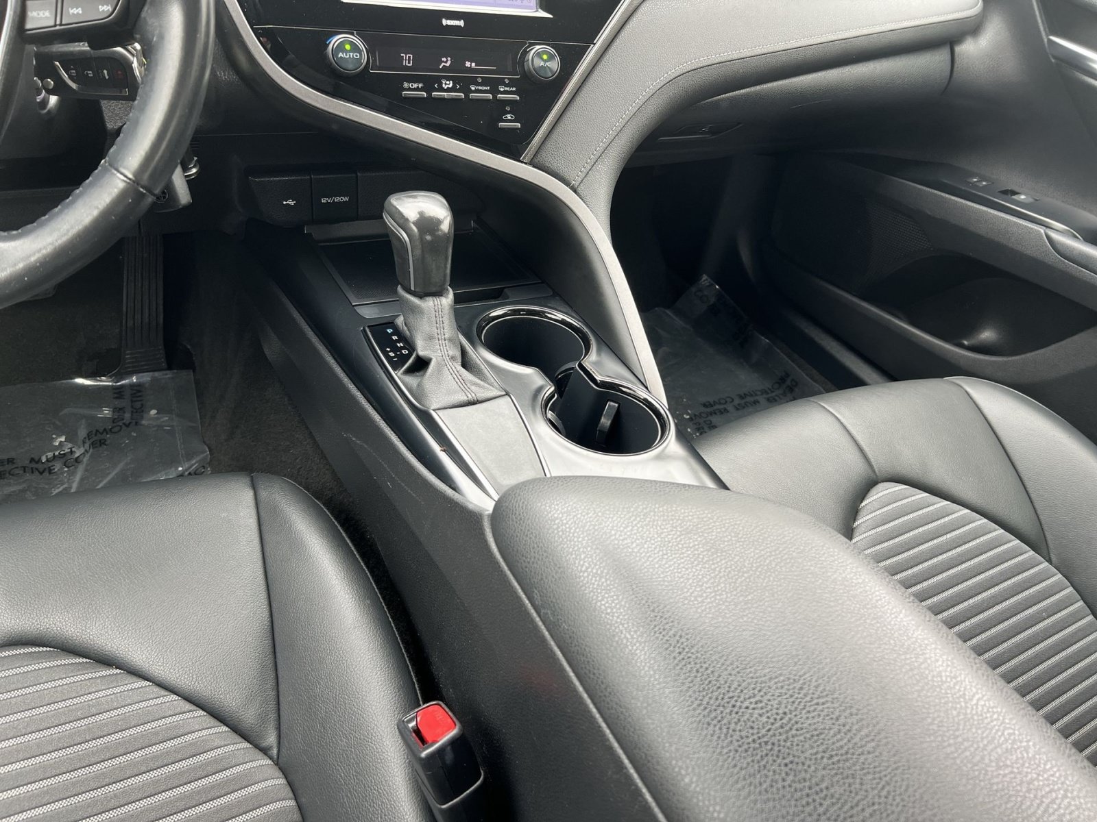 Used 2020 Toyota Camry SE FWD image 22
