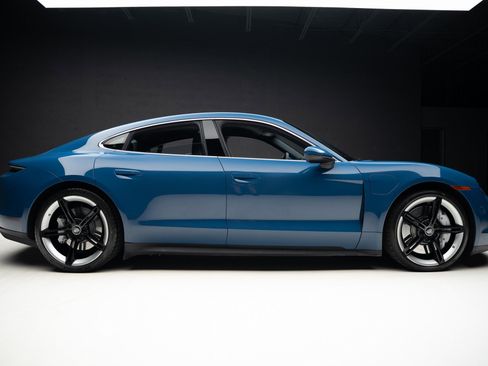 Used 2022 Porsche Taycan 4S image 33