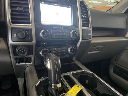 Used 2017 Ford F150 Lariat w/ Equipment Group 502A Luxury AWD/4WD image 24