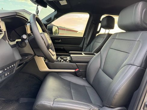 Used 2025 Toyota Tundra Limited AWD/4WD image 4