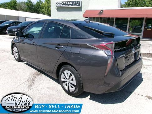 Used 2018 Toyota Prius Two w/ Prius Two Safety Plus Package FWD image 3