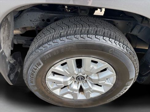 Used 2023 Nissan Frontier SV w/ SV Convenience Package image 28