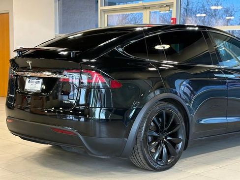 Used 2017 Tesla Model X 75D image 13