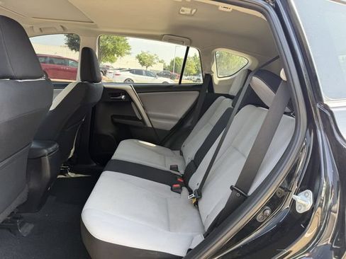 Used 2017 Toyota RAV4 XLE FWD image 27