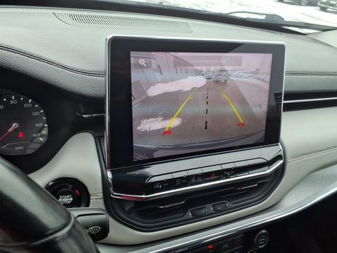 Used 2022 Jeep Compass Limited image 11