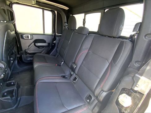 Used 2021 Jeep Gladiator Rubicon AWD/4WD image 29