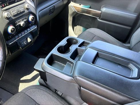 Used 2021 Chevrolet Silverado 1500 LT AWD/4WD image 16