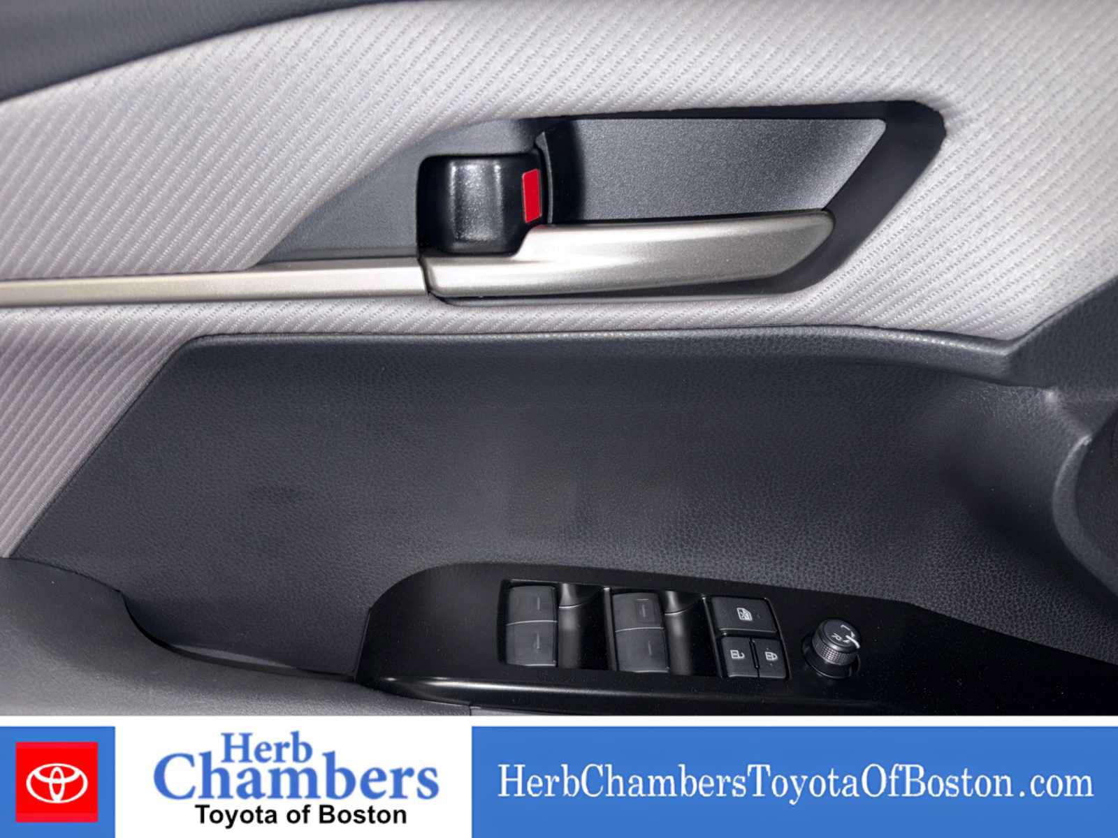 Used 2026 Toyota Camry SE FWD image 14