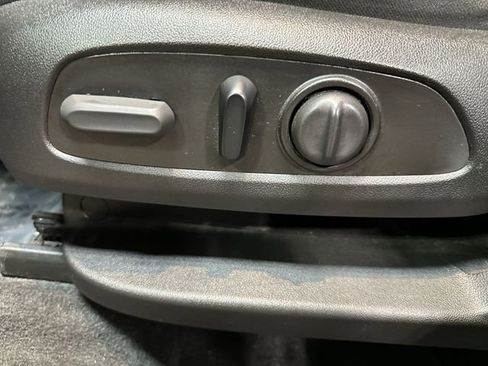 Certified 2023 Chevrolet Traverse LT image 16