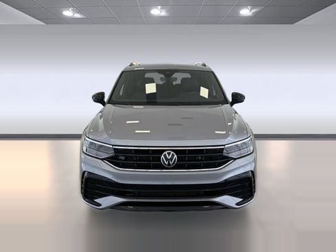 Used 2023 Volkswagen Tiguan SE R-Line FWD image 6