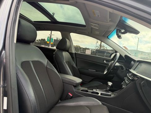 Used 2019 Kia Optima S w/ S Panoramic Sunroof Package image 13