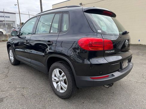 Used 2017 Volkswagen Tiguan S image 5
