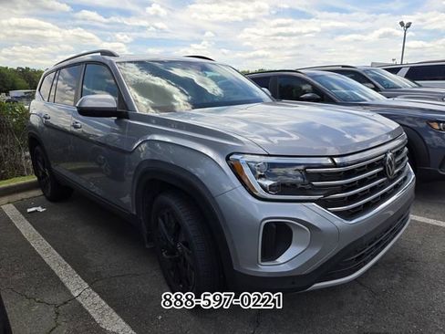 Certified 2024 Volkswagen Atlas SE w/ Panoramic Sunroof Package FWD image 10