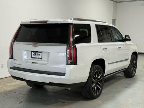 Used 2020 Cadillac Escalade Premium Luxury AWD/4WD image 8