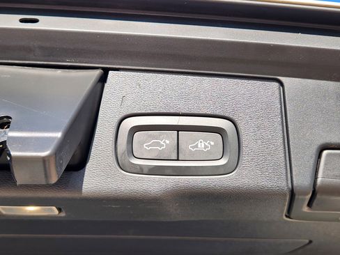 Used 2019 Volvo XC60 T5 Inscription w/ Protection Package Premier image 40