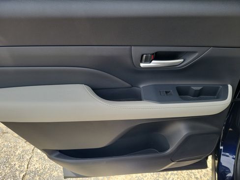 Used 2026 Toyota Grand Highlander LE image 14