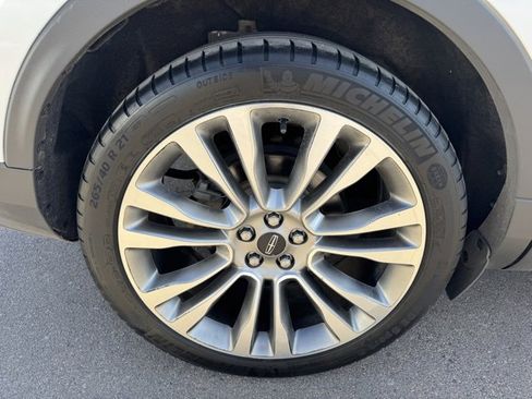 Used 2016 Lincoln MKX Reserve w/ Technology Package image 10