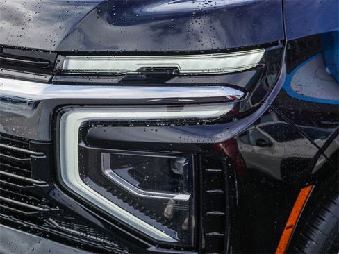 New 2026 Chevrolet Suburban LS image 8