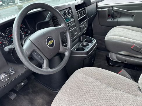 Used 2017 Chevrolet Express 3500 LT w/ LT Preferred Equipment Group RWD image 13