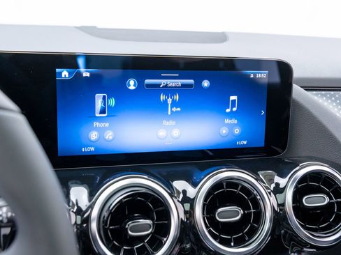 New 2026 Mercedes-Benz GLA 250 4MATIC image 24