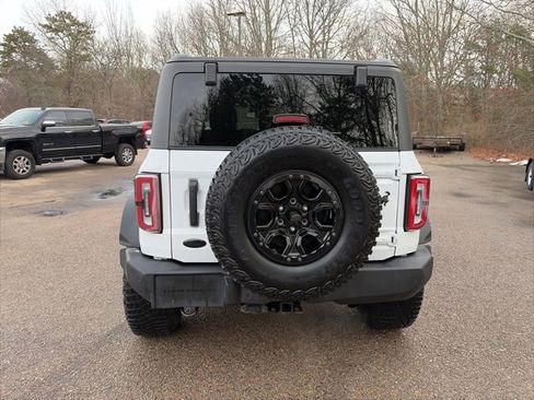 Used 2023 Ford Bronco Wildtrak image 4