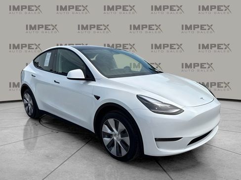Used 2023 Tesla Model Y Long Range AWD/4WD image 7