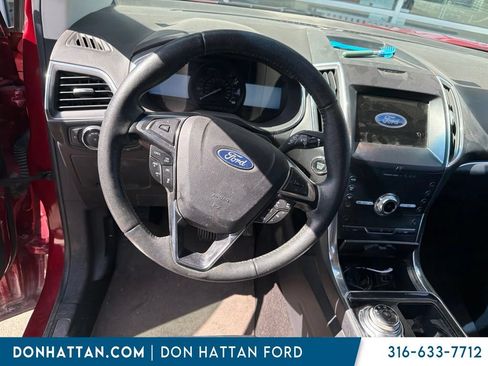 Used 2020 Ford Edge Titanium FWD image 8