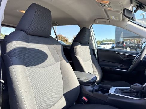 Used 2021 Toyota RAV4 LE w/ Carpet Mat Package (TMS) image 19