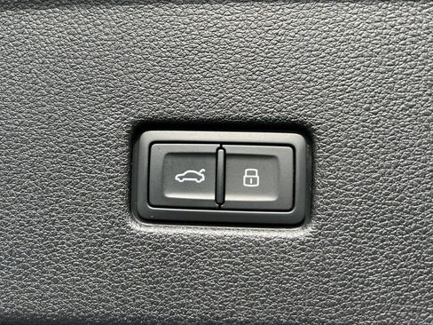 Certified 2024 Audi RS Q8 image 17