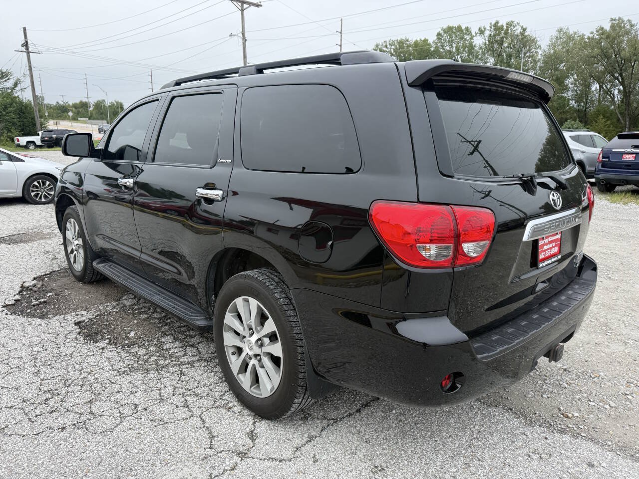 Used 2017 Toyota Sequoia Limited w/ Safety & Convenience Package AWD/4WD image 5