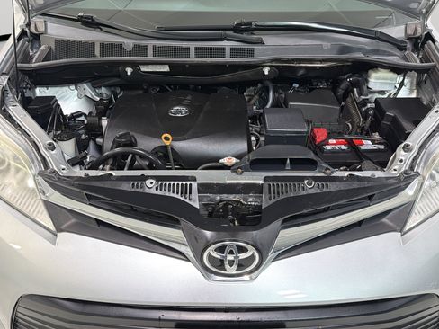 Used 2020 Toyota Sienna LE FWD image 26
