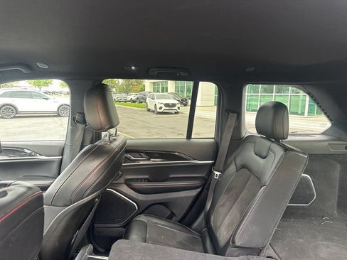 Used 2022 Jeep Grand Cherokee Trailhawk AWD/4WD image 6